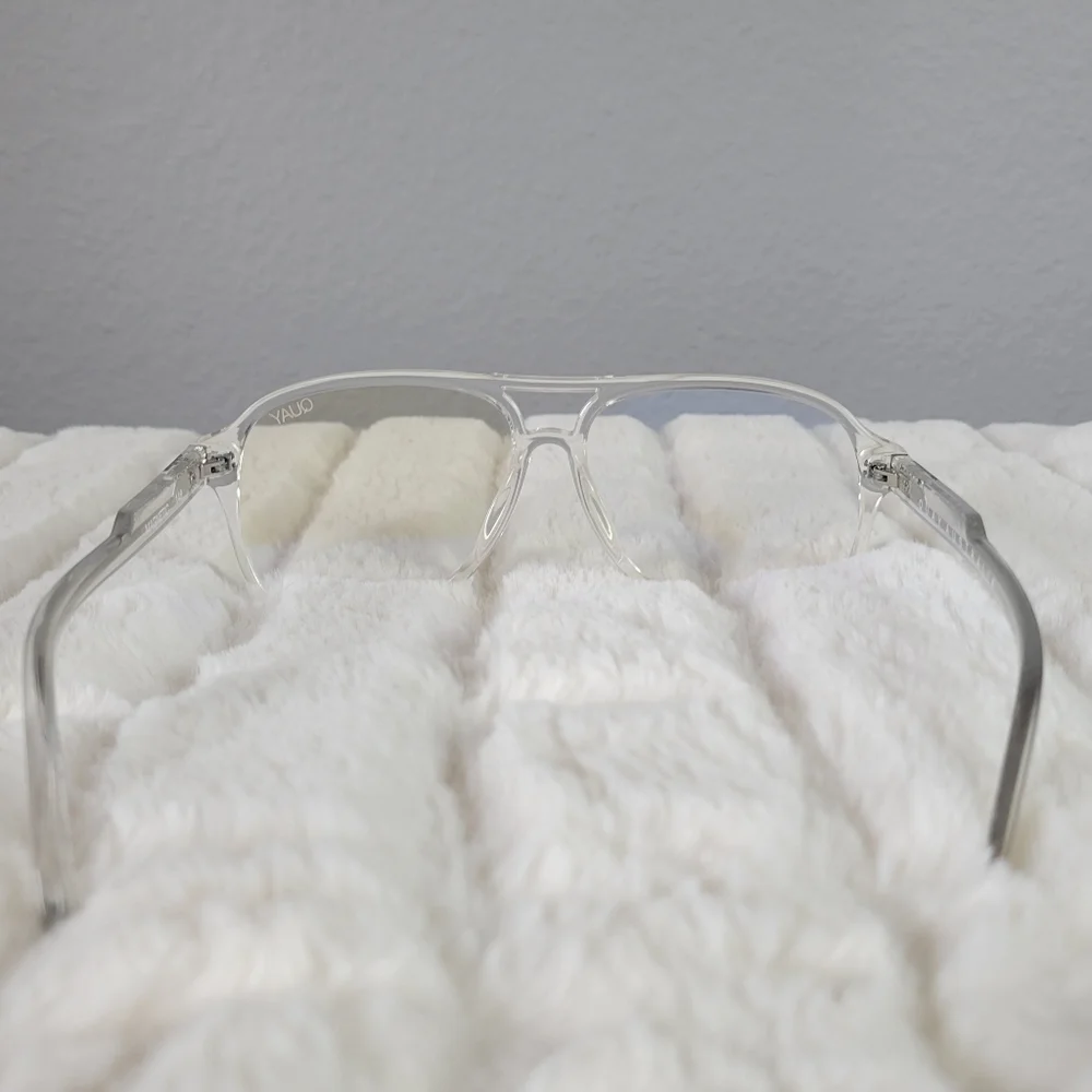 QUAY // ltd ed retro-chic clear frame magnetic aviator blue light glasses